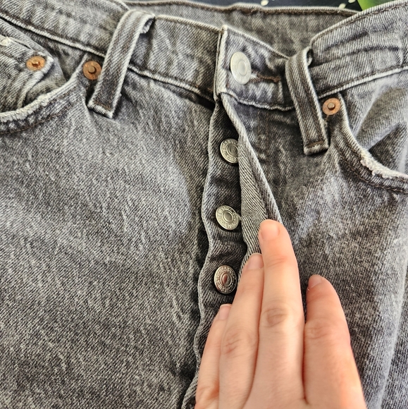 Levis Premium 501 Skinny Jeans Coal Black Size 28 CROPPED - Picture 4 of 12